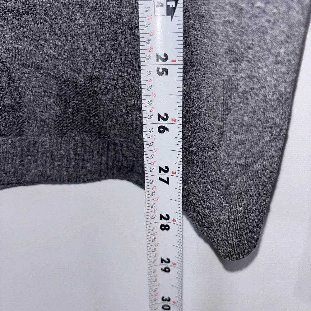 Lululemon Run Swiftly Seamless Jacquard Paisley Thumbhole Top Gray Size 8